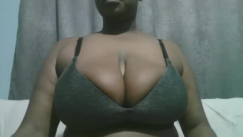 lady_dearra online show from October 28, 5:02 am