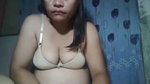 Snapshot of lady_love063 chatting on September 18, 10:19 pm lady_love063 online show from September 18, 10:19 pm