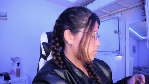 Lady  online show from May 29, 5:27 am