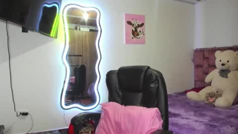 leidy daniela online show from February 4, 2:03 am