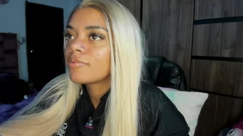 leidy daniela online show from April 20, 4:21 pm