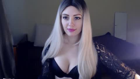 Snapshot of ladymoonlight8 chatting on February 6, 10:04 am Monika online show from February 6, 10:04 am