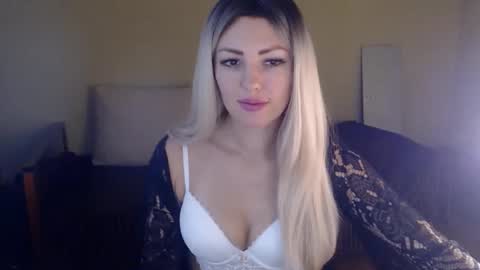 Snapshot of ladymoonlight8 chatting on December 7, 11:18 am Monika online show from December 7, 11:18 am