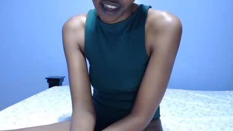 Snapshot of ladyqeeen chatting on February 12, 6:40 pm ladyqeeen online show from February 12, 6:40 pm