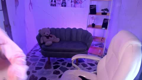 Lady  online show from October 22, 5:01 am