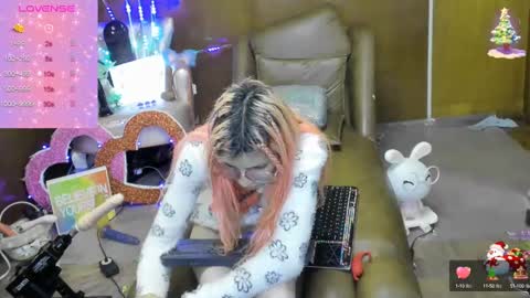Snapshot of laflakita21 chatting on October 2, 2:16 am Skinnygirl online show from October 2, 2:16 am