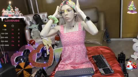Snapshot of laflakita21 chatting on December 14, 1:38 am Skinnygirl online show from December 14, 1:38 am