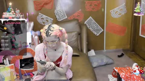 Snapshot of laflakita21 chatting on February 7, 11:55 pm Skinnygirl online show from February 7, 11:55 pm