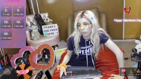 Snapshot of laflakita21 chatting on December 5, 11:29 pm Skinnygirl online show from December 5, 11:29 pm
