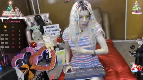 Snapshot of laflakita21 chatting on December 28, 11:26 pm Skinnygirl online show from December 28, 11:26 pm