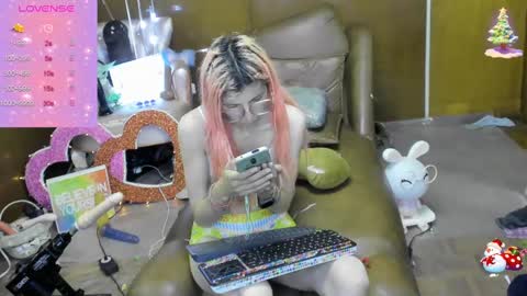 Snapshot of laflakita21 chatting on October 4, 2:28 am Skinnygirl online show from October 4, 2:28 am