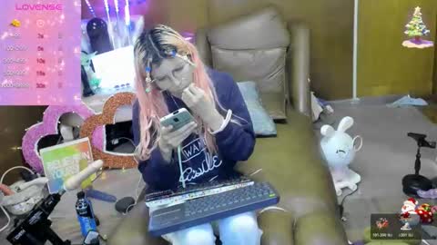 Snapshot of laflakita21 chatting on October 19, 2:13 am Skinnygirl online show from October 19, 2:13 am