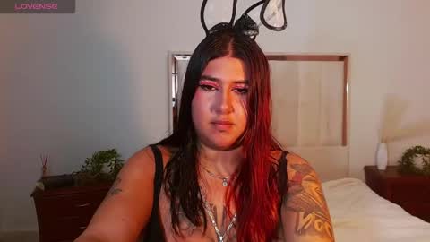 Snapshot of laila_sub chatting on October 14, 2:19 pm laila online show from October 14, 2:19 pm