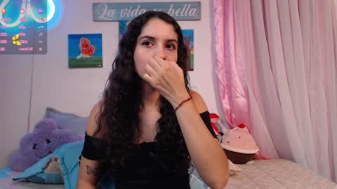 Snapshot of lailypink chatting on December 7, 2:31 am samanta online show from December 7, 2:31 am