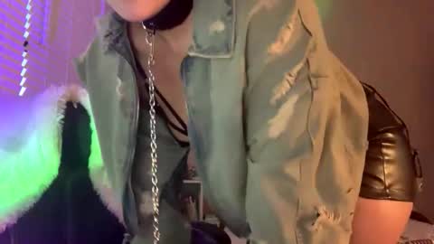 Lainey online show from January 11, 10:59 pm