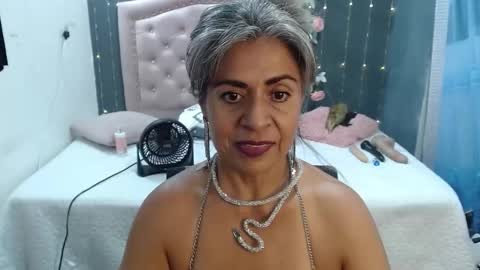 Snapshot of lalisha_96 chatting on February 12, 8:40 pm lalisha online show from February 12, 8:40 pm