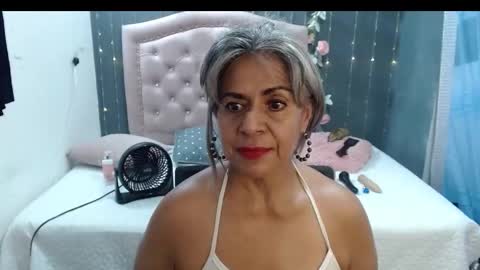 Snapshot of lalisha_96 chatting on February 23, 4:11 am lalisha online show from February 23, 4:11 am