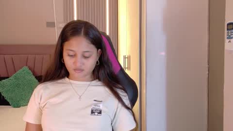 Laura online show from November 27, 12:30 pm