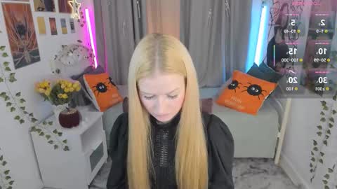 Laly online show from October 28, 4:46 pm