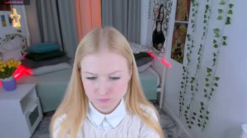 Snapshot of laly_peach chatting on January 21, 3:54 pm Laly online show from January 21, 3:54 pm