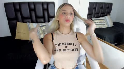 Lana online show from February 3, 7:00 pm