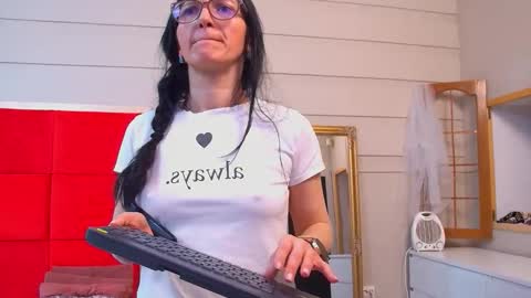 LanaBanner online show from April 19, 4:34 am