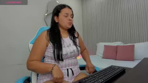 lana_luckk_ online show from October 20, 1:03 pm