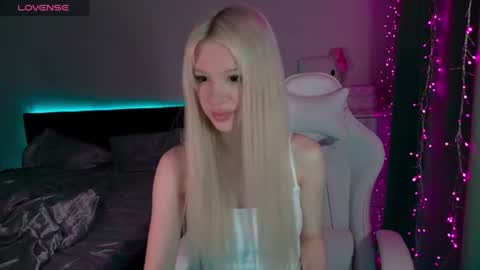 lana_parkerxx online show from July 8, 10:45 pm