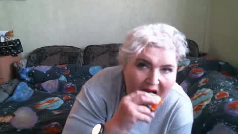 Snapshot of lanacat555 chatting on September 29, 11:37 am lanacat555 online show from September 29, 11:37 am
