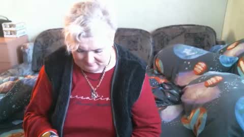 lanacat555 online show from February 3, 12:10 pm