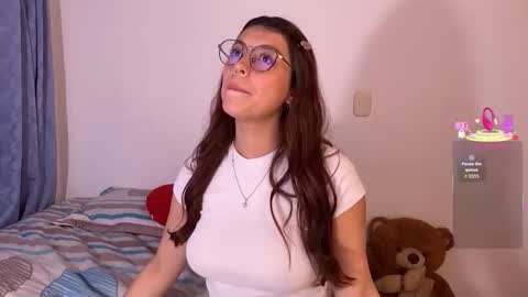 Lanadekievit online show from November 18, 11:48 pm