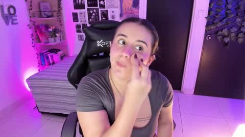 lanaherondale_ online show from November 26, 9:21 am