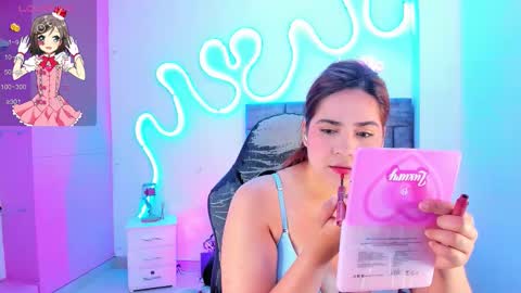 lanna1_ online show from November 3, 1:15 pm