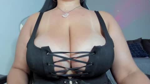 Lanna online show from March 10, 10:13 pm