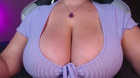 Lanna online show from December 2, 10:23 pm