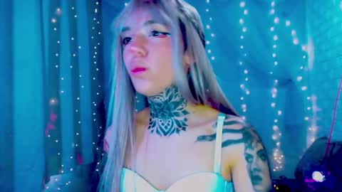 LANNIE   online show from March 9, 1:25 pm