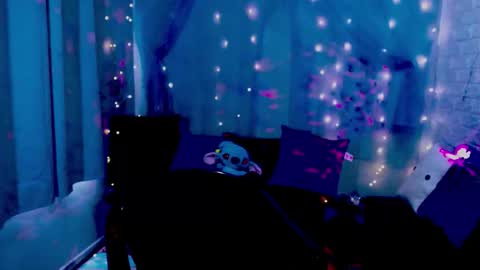 LANNIE   online show from March 15, 2:30 pm