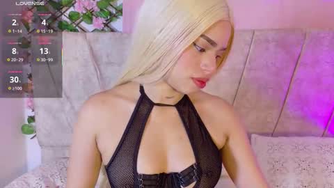 Lara Gill online show from October 28, 1:06 pm