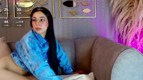 Lara online show from November 2, 9:40 pm