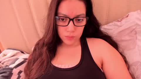 lara online show from April 4, 2:49 pm