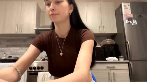 lara online show from March 14, 9:38 pm