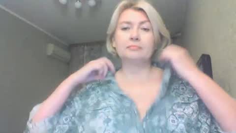 Snapshot of laramrs chatting on October 2, 4:12 pm laramrs online show from October 2, 4:12 pm