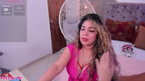 Snapshot of laris_park chatting on December 9, 11:34 pm laris_park online show from December 9, 11:34 pm