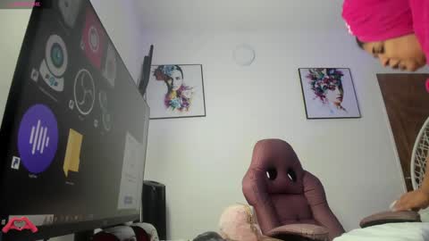 Snapshot of laris_park chatting on January 30, 6:56 am laris_park online show from January 30, 6:56 am