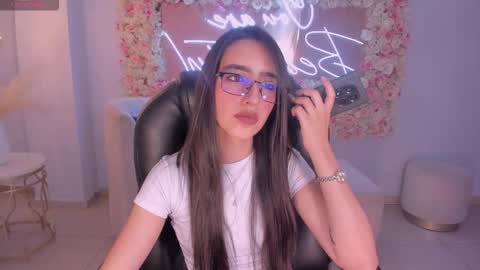 Larisa Smirnov online show from November 27, 5:10 am