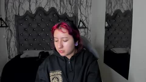 Snapshot of larissa01_ chatting on January 10, 2:46 am Lari online show from January 10, 2:46 am