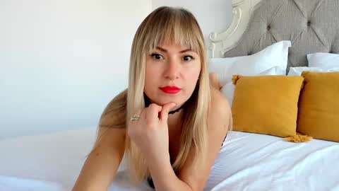 Snapshot of larissa4 chatting on February 14, 1:40 pm Larissa online show from February 14, 1:40 pm