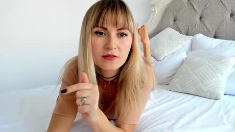 Snapshot of larissa4 chatting on February 19, 1:39 pm Larissa online show from February 19, 1:39 pm