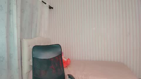 Larissas online show from October 31, 10:25 pm