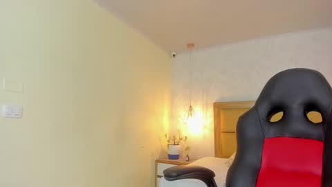  MIA  online show from October 20, 12:19 pm